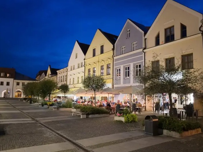 3-izbový byt na prenájom, úplné centrum Žiliny - Farská ulička