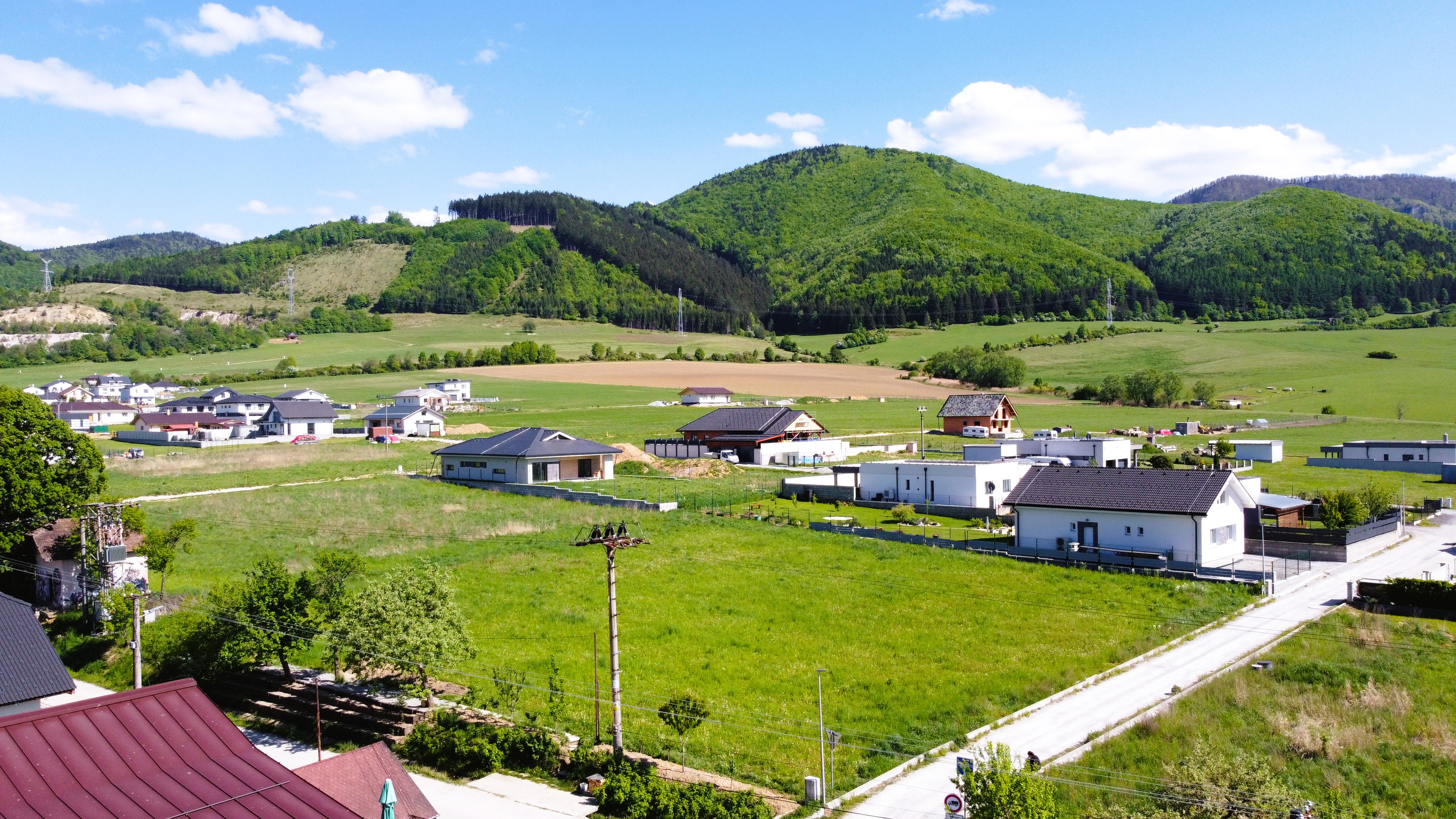 ČIASTOČNÁ REZERVÁCIA! EXKLUZÍVNE! Stavebné parcely len 15 min. do Žiliny, Turie - Nové Záhumnie