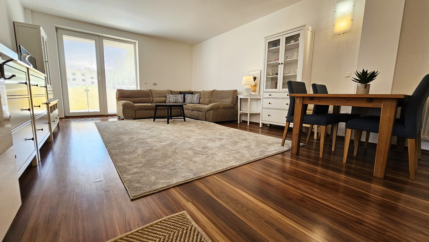 Všetko pripravené pre váš nový štart: 2-izbový byt s XXL balkónom, zariadený, parkovanie, Žilina – Bôrik - 3Star, Cena: 940€/ mesiac