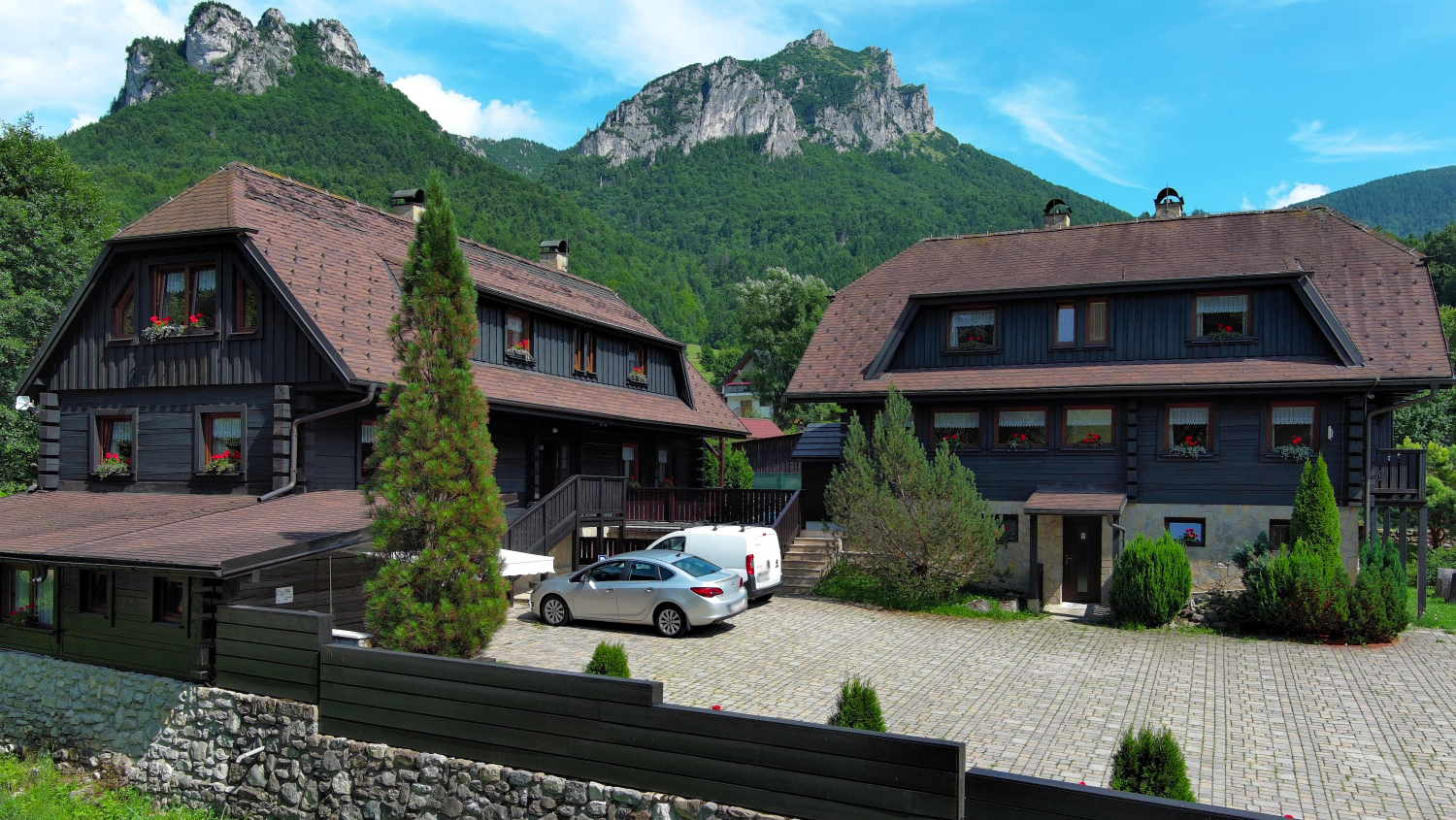 Dva nádherné drevené domy s výhľadmi, predaj, Terchová Štefanová, Cena v RK