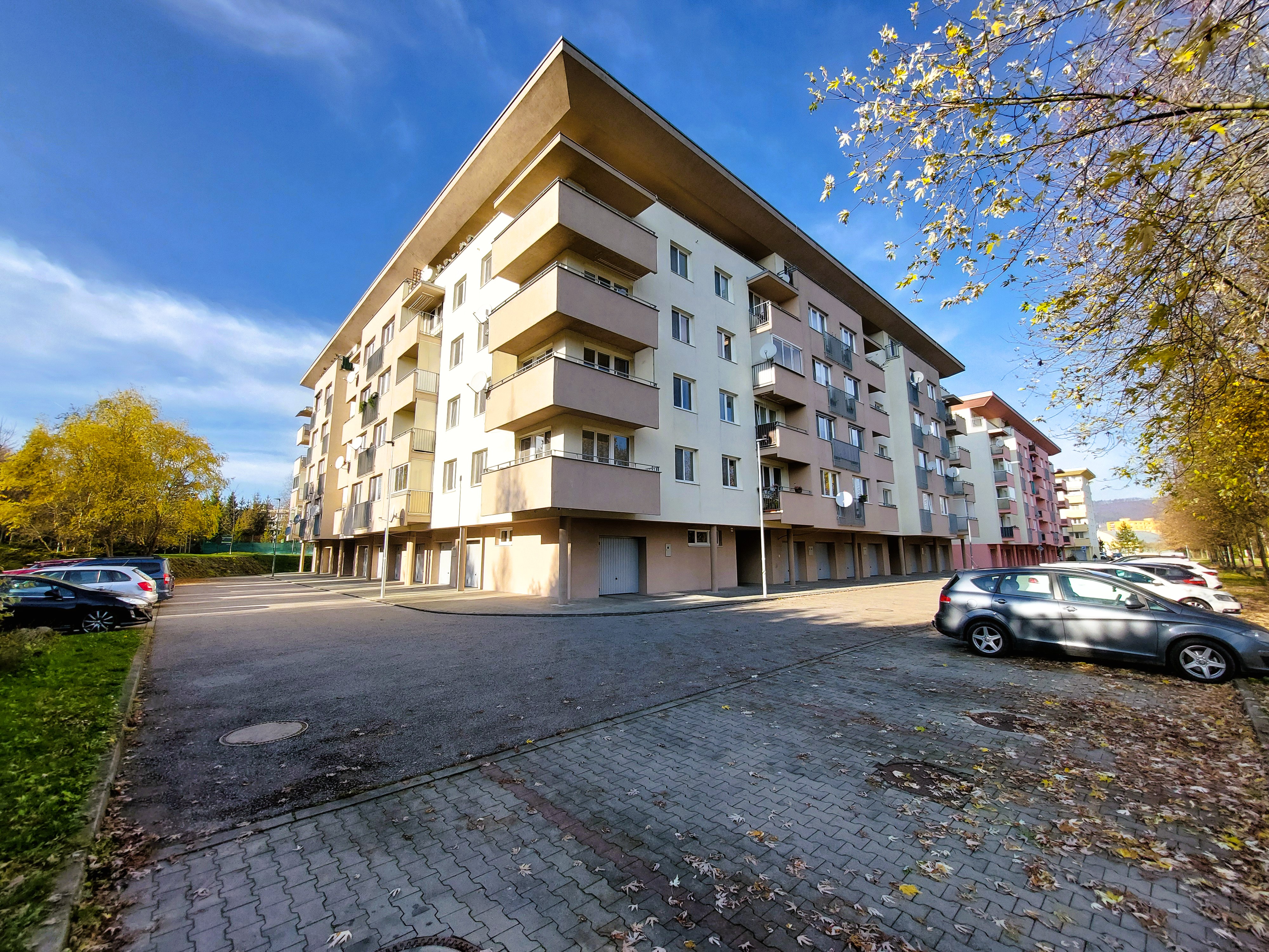 REZERVÁCIA! EXKLUZÍVNE! Garsónka s balkónom, Žilina - Vlčince (Kastor)