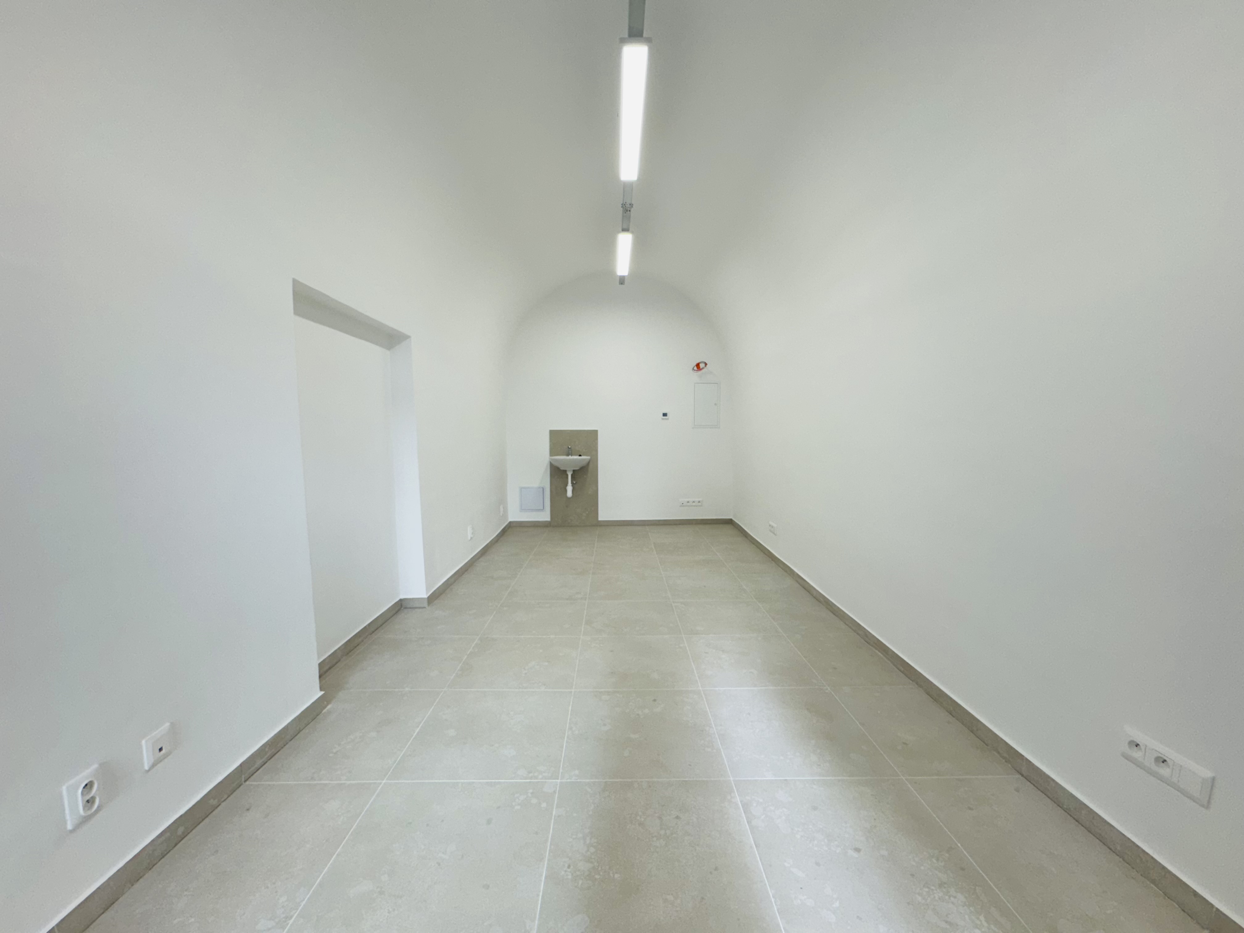 Obchodné priestory na prenájom 20 m², centrum Žiliny, Mariánske námestie