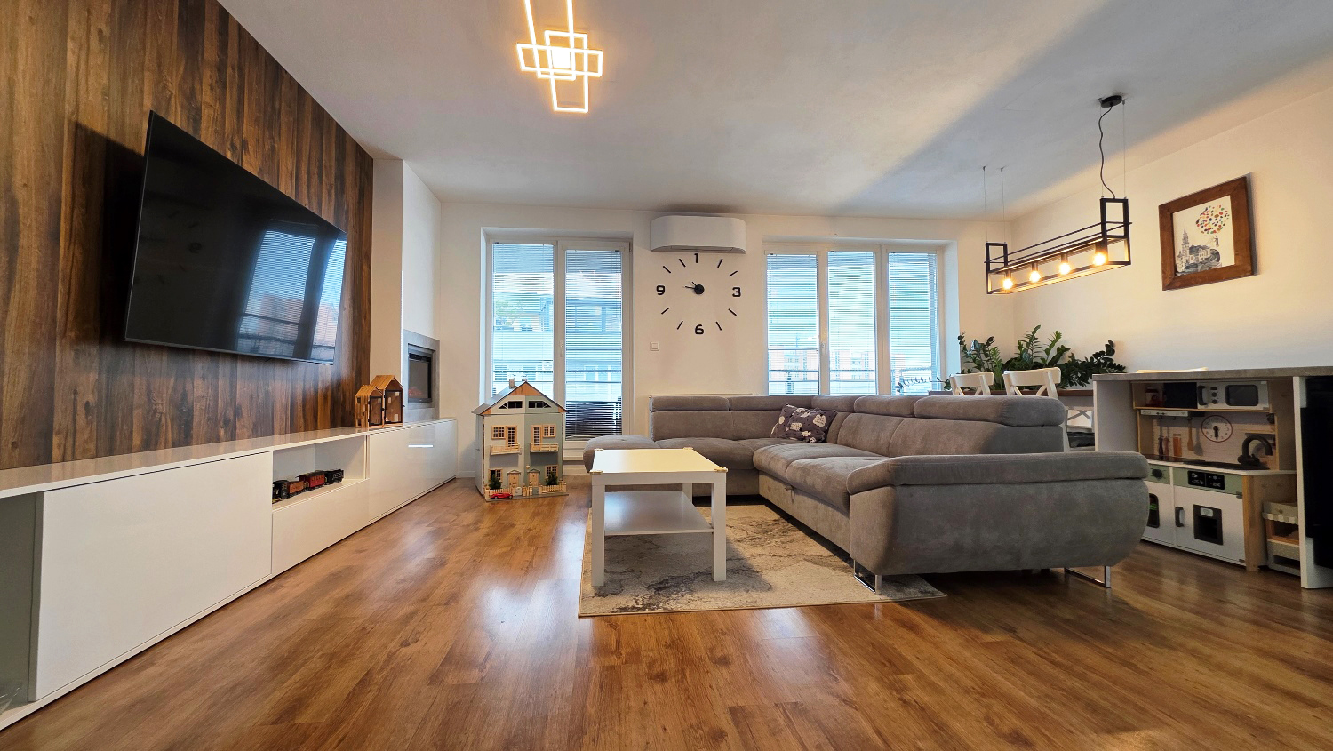 Škandinávsky dizajn a výhľady: zariadený 3-izbový byt s lodžiou, Žilina - Vlčince, Cena: 279.000€