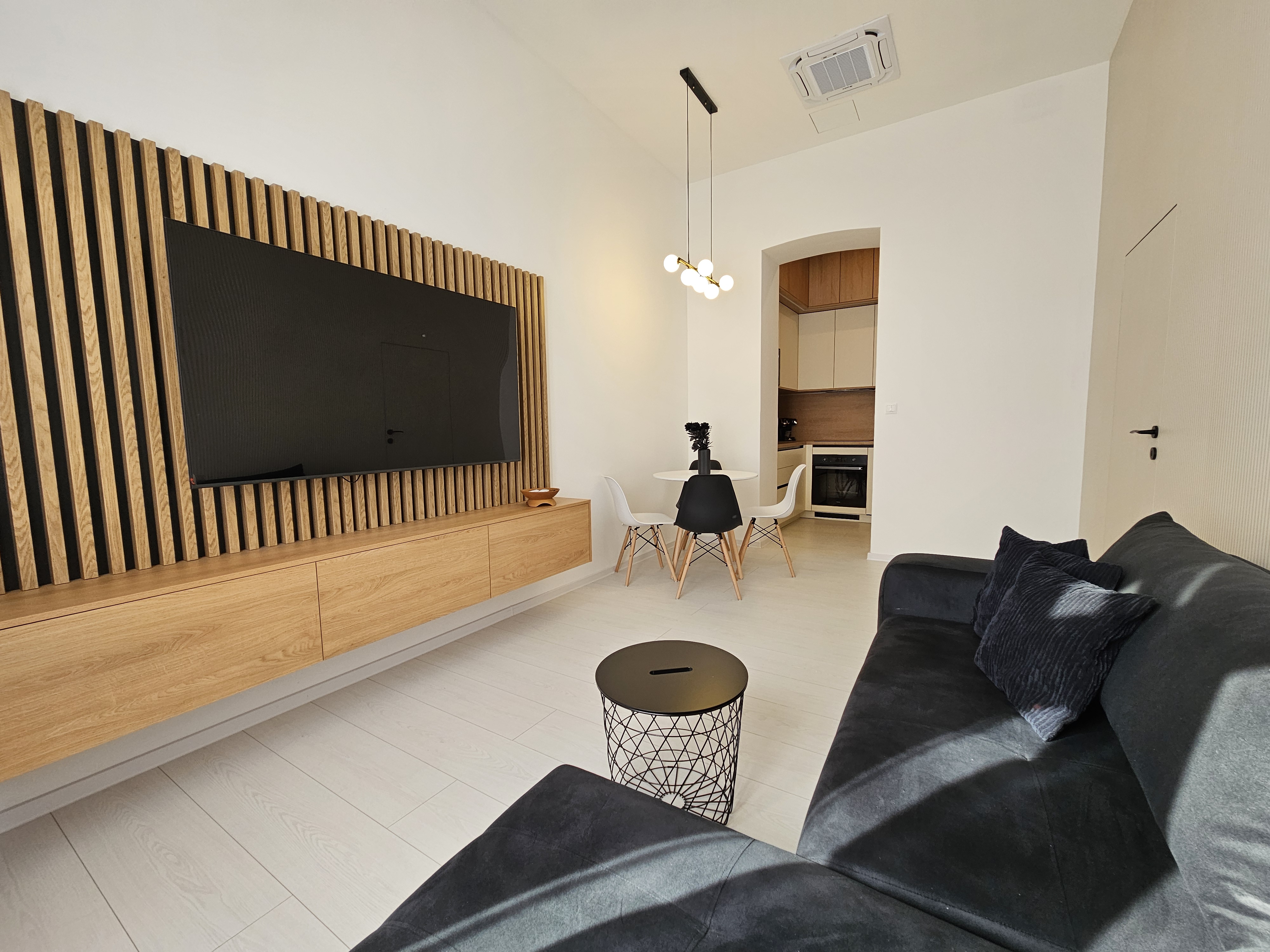 Elegantný 2-izbový byt priamo v centre, 680 EUR mesačne