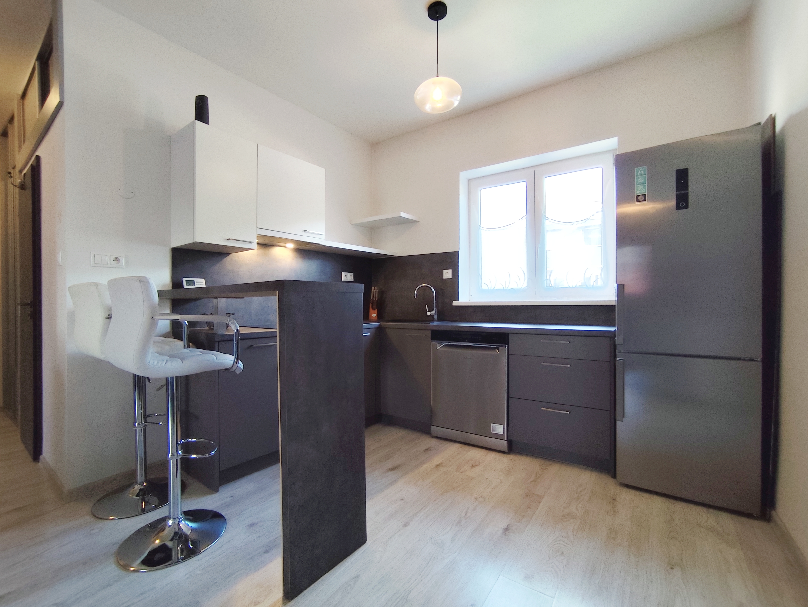 EXKLUZÍVNE! Vkusne zariadený 2-izbový byt na prenájom oproti Holiday Inn, Žilina - Staré mesto