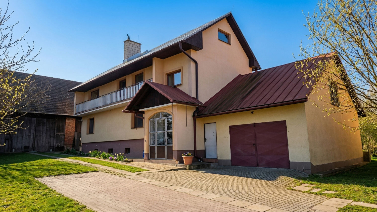  Farma na bývanie aj podnikanie: budovy + pozemky 6 017 m², Ležiachov pri Martine , Cena: 429000€