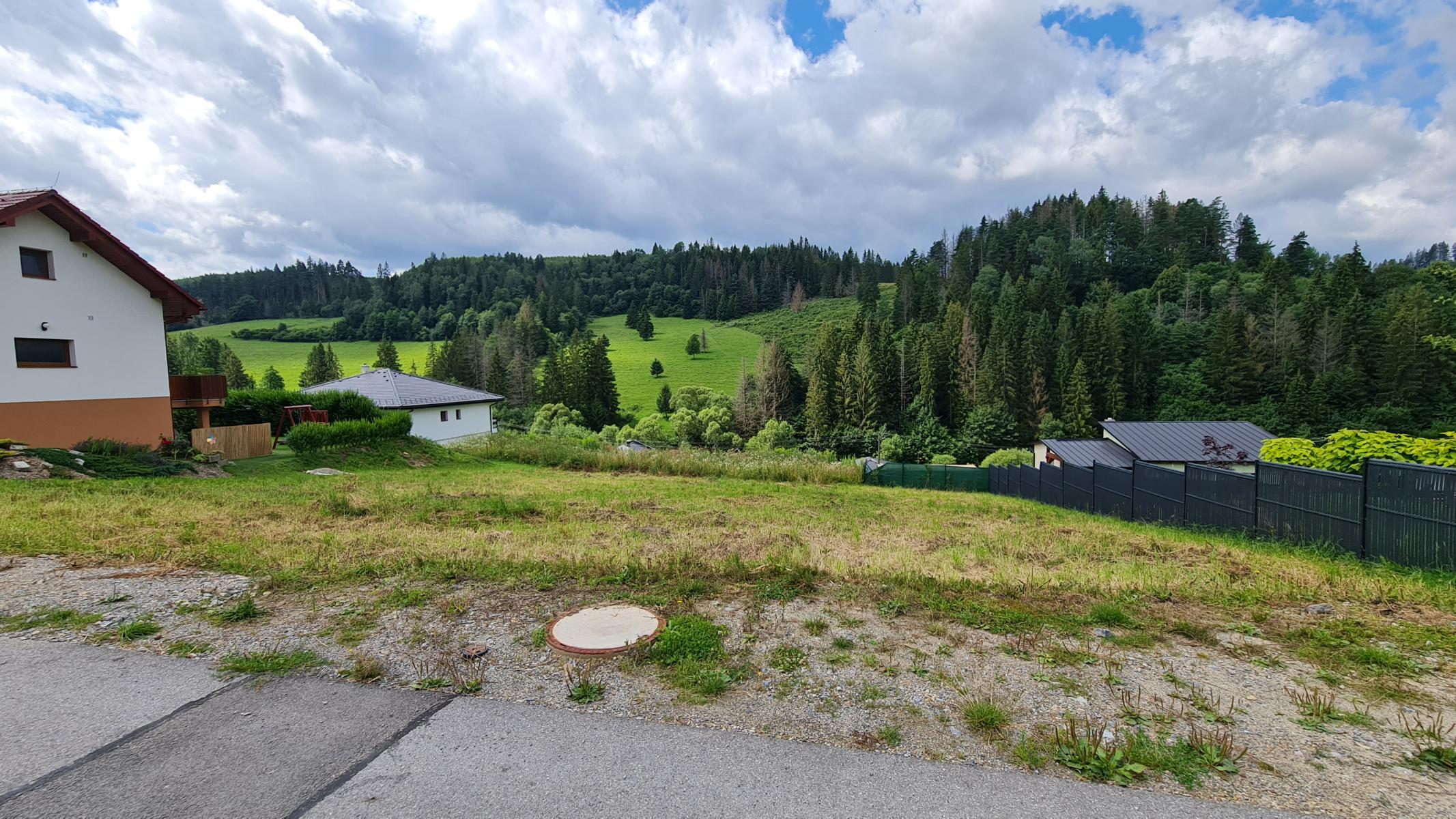 Slnečný stavebný pozemok 31x29 m, 899 m2, Snežnica