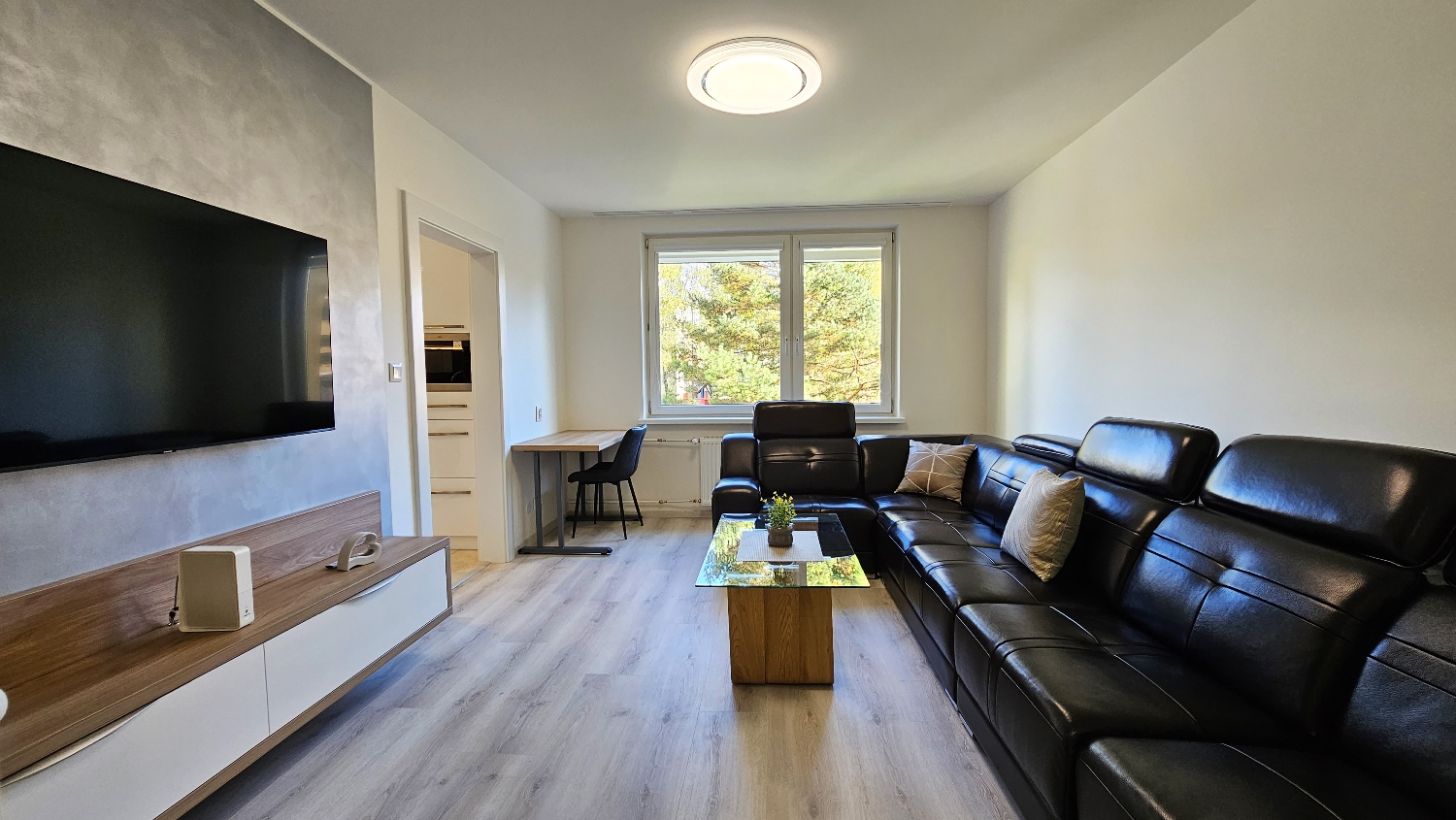 EXKLUZÍVNE! Moderne zariadený 3-izbový byt s loggiou, po rekonštrukcii, centrum, prenájom, Žilina – Hliny VIII, Cena: 700 € bez energií/ mes