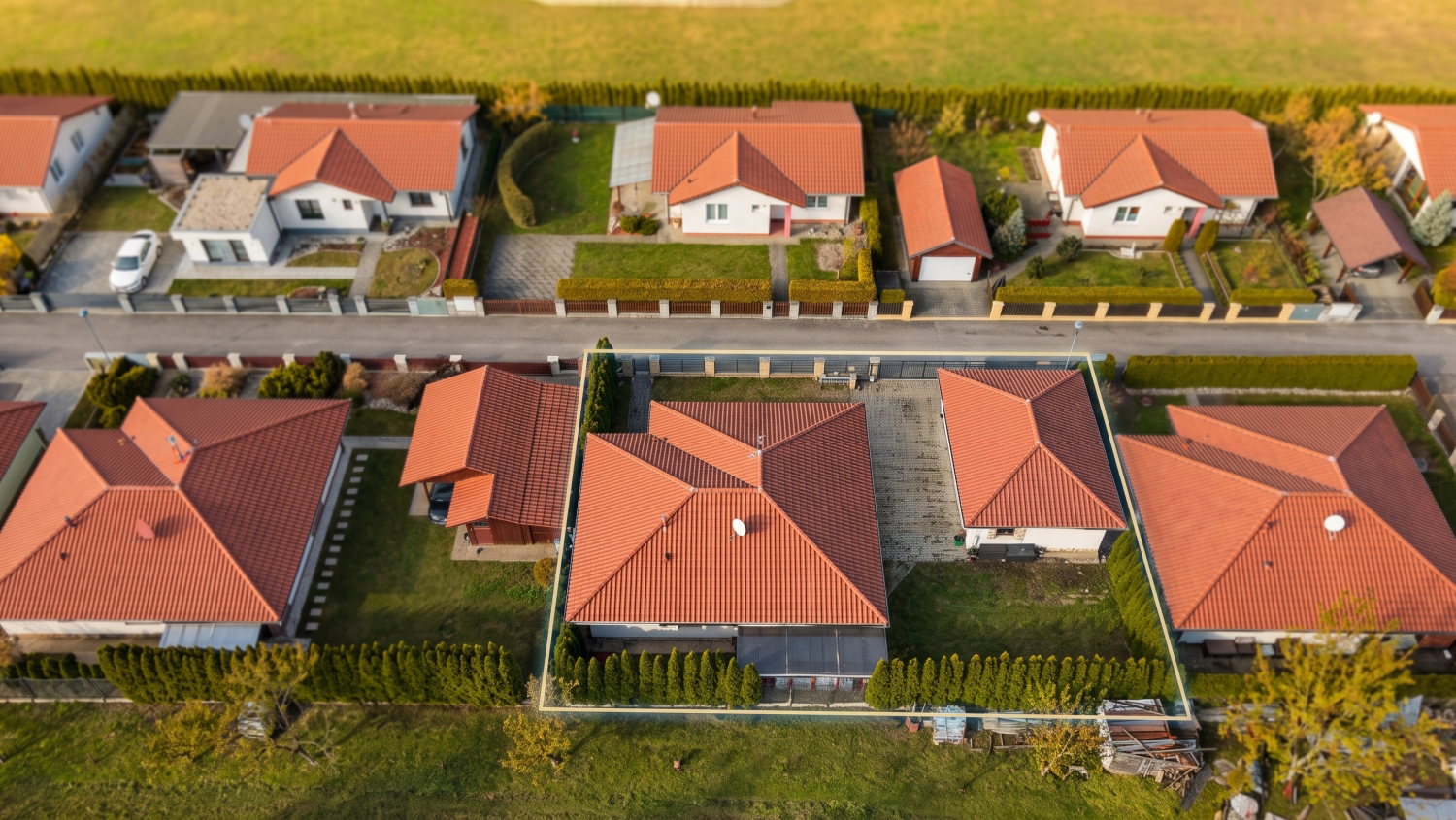 Zimná záhrada ako extra izba v bungalove s veľkou garážou, Raj. Teplice - Konská, Cena: 348.000€