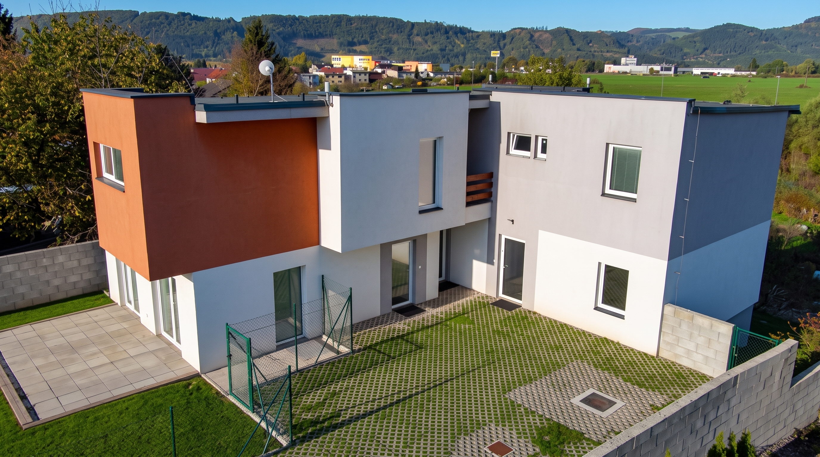 Krajný dom s viacúrovňovými terasami: zariadená 4-izbová novostavba, Žilina - Trnové, Cena: 279.900€